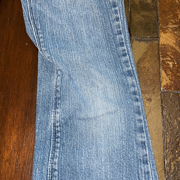 Girl’s Levi’s Jeans - Picture 3 of 11